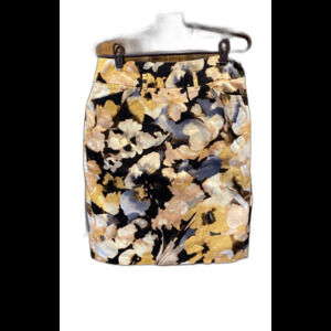 Cato Skirt Size  8 Fitted Zipper Back Belt Loops Kick Pleat Pockets Work Wear